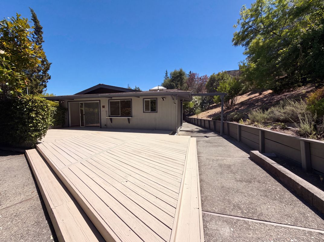 Photo 29 of 36 of 612 Tahos Rd, Orinda, CA