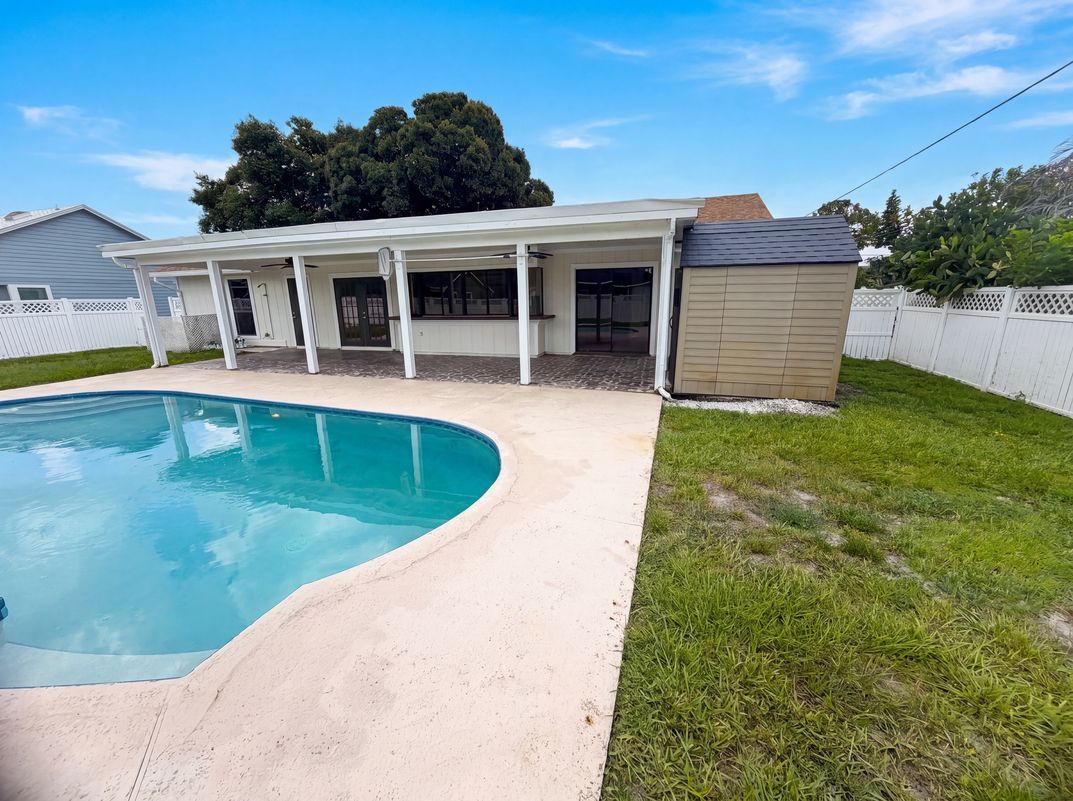 Photo 32 of 38 of 2305 SW Fern Cir, Port Saint Lucie, FL