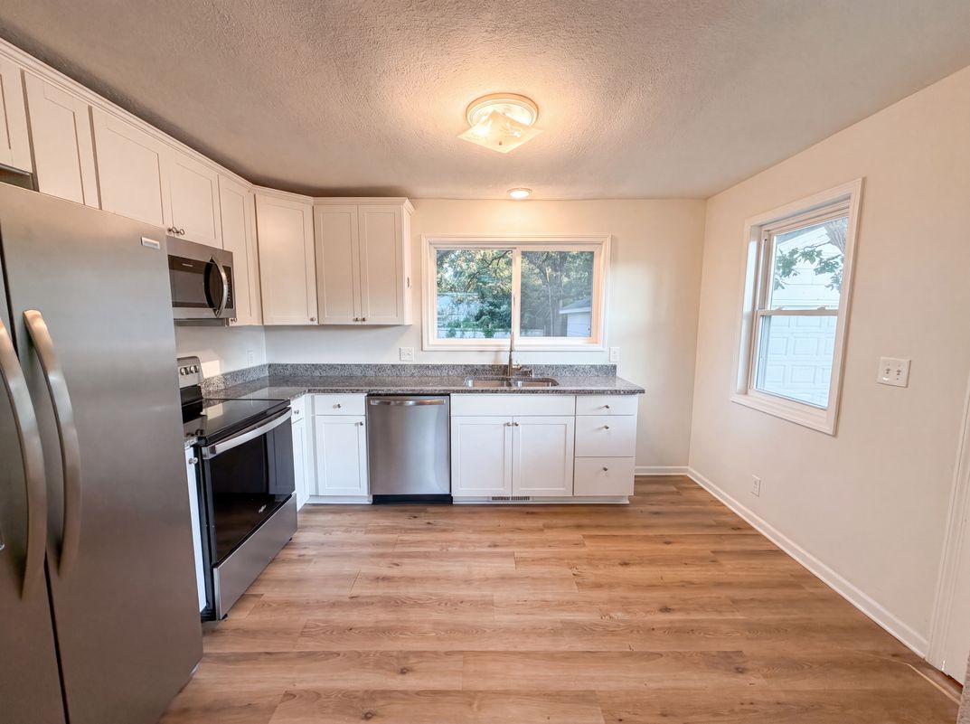 Photo 2 of 25 of 2084 Hillview Rd, Mounds View, MN