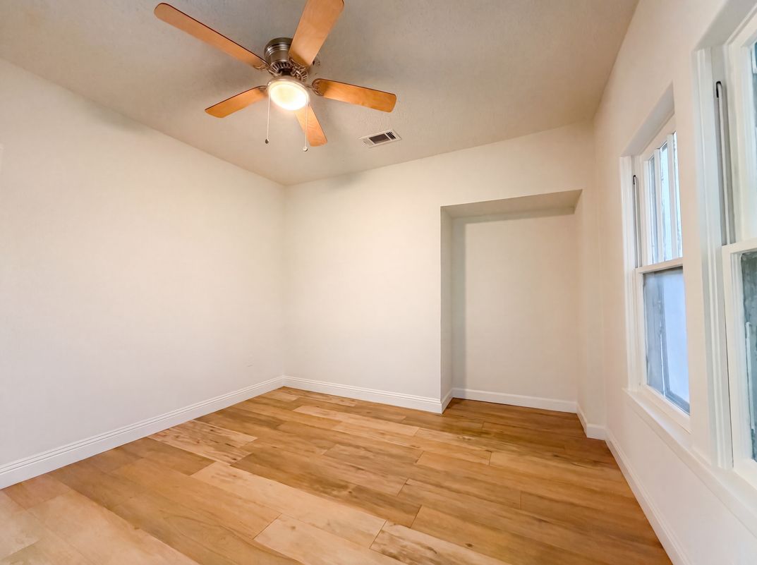 Photo 8 of 20 of 5124 Norma St, Fort Worth, TX