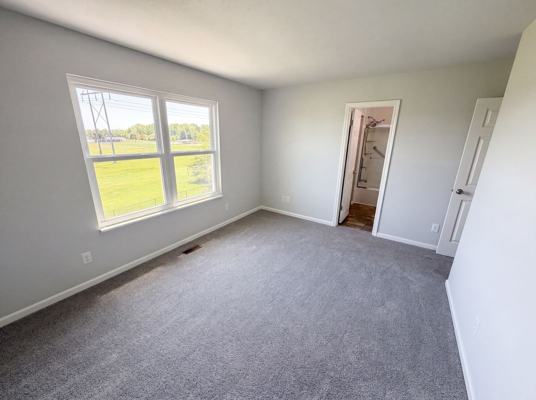 Photo 19 of 28 of 2219 Rolling Oak Dr, Indianapolis, IN
