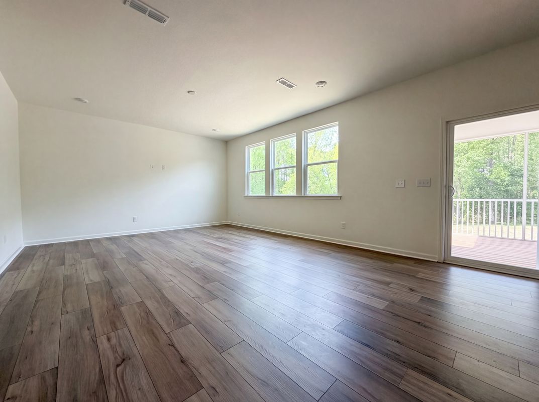 Photo 3 of 21 of 1717 Willow Landing Way, Willow Spring, NC