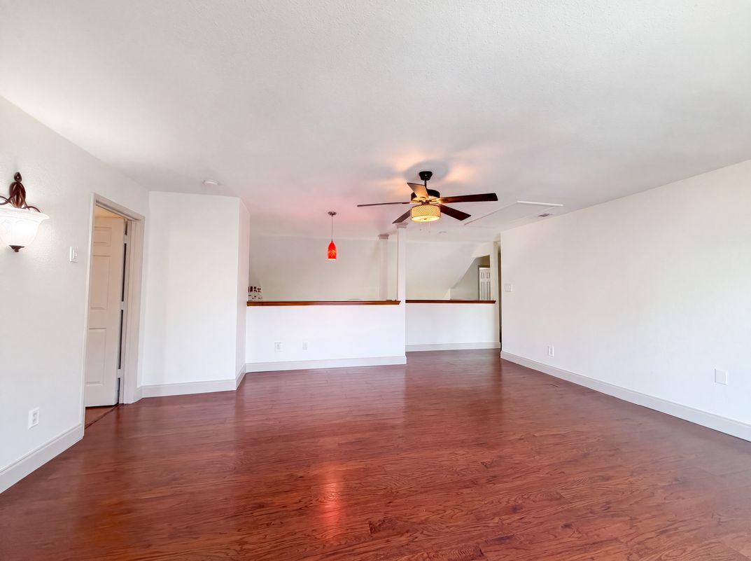 Photo 9 of 22 of 6315 Meadow Glen Dr, Arlington, TX