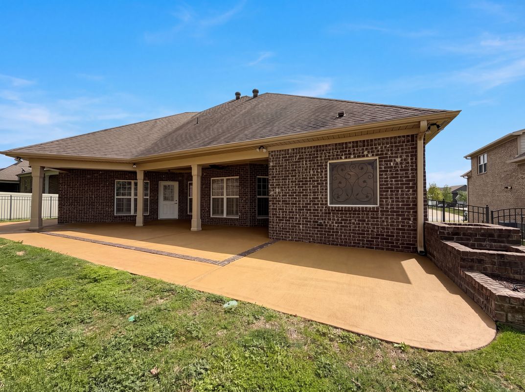 Photo 5 of 27 of 7009 Whisperwood Ave, Spring Hill, TN