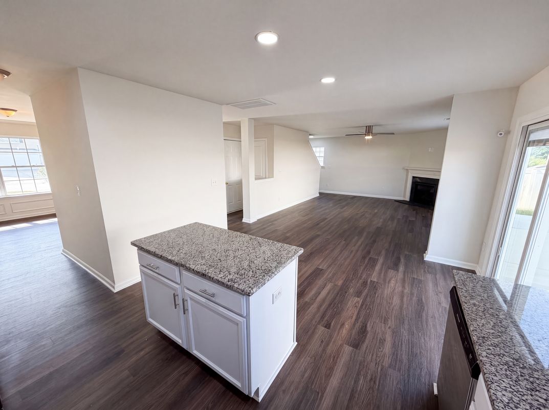 Photo 7 of 26 of 9833 Wardley Dr, Charlotte, NC
