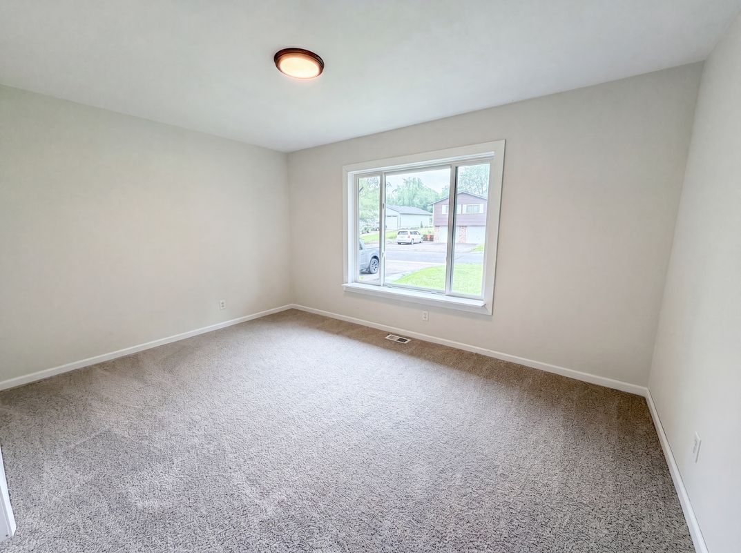 Photo 12 of 27 of 1695 Abell St, Maplewood, MN