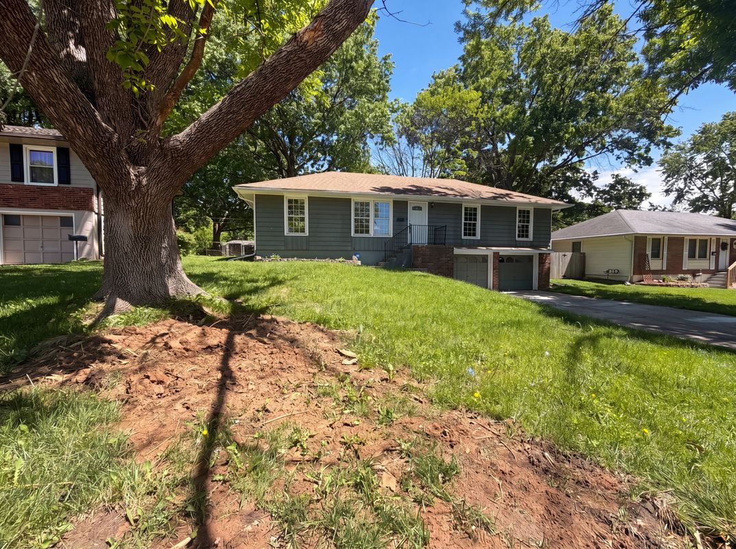 Photo 18 of 21 of 3809 S Drumm Ave, Independence, MO
