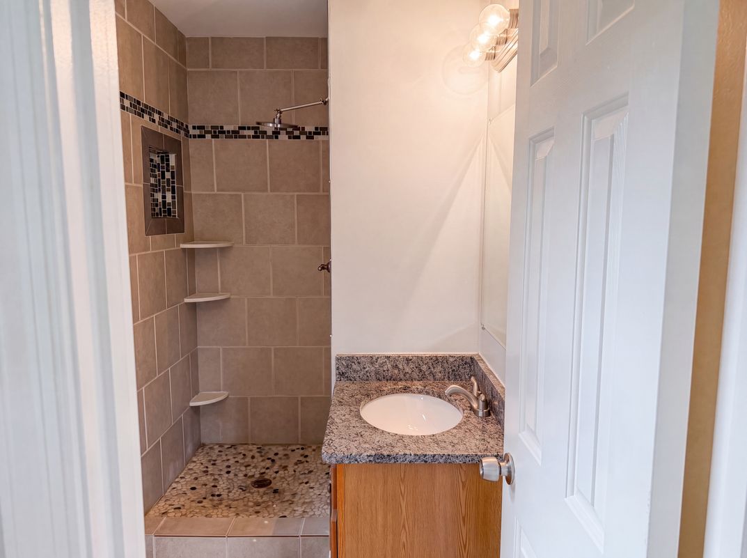 Photo 16 of 22 of 8749 Christopher Ln, Warrenton, VA