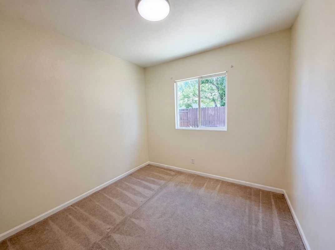 Photo 14 of 22 of 2227 Roberta Ave, Marysville, CA