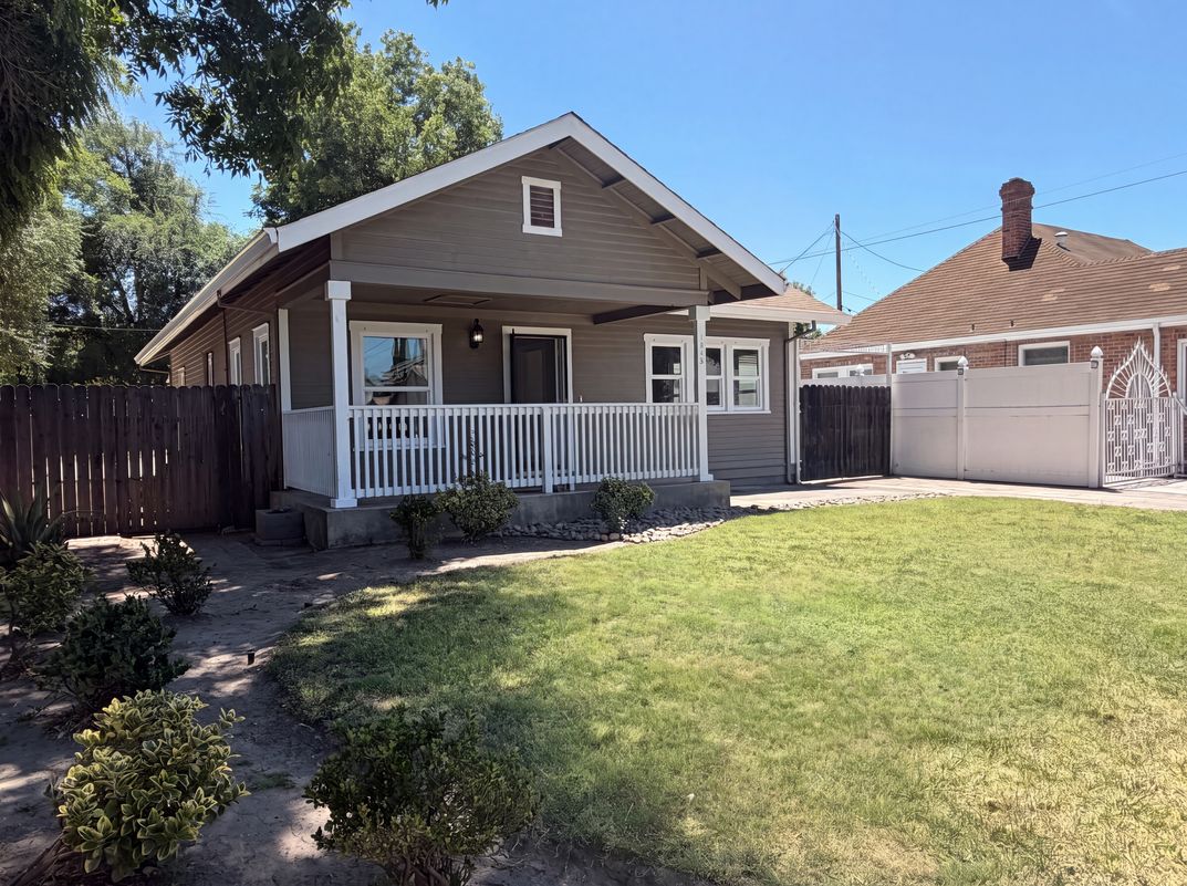 Photo 27 of 29 of 1860 W Willow St, Stockton, CA