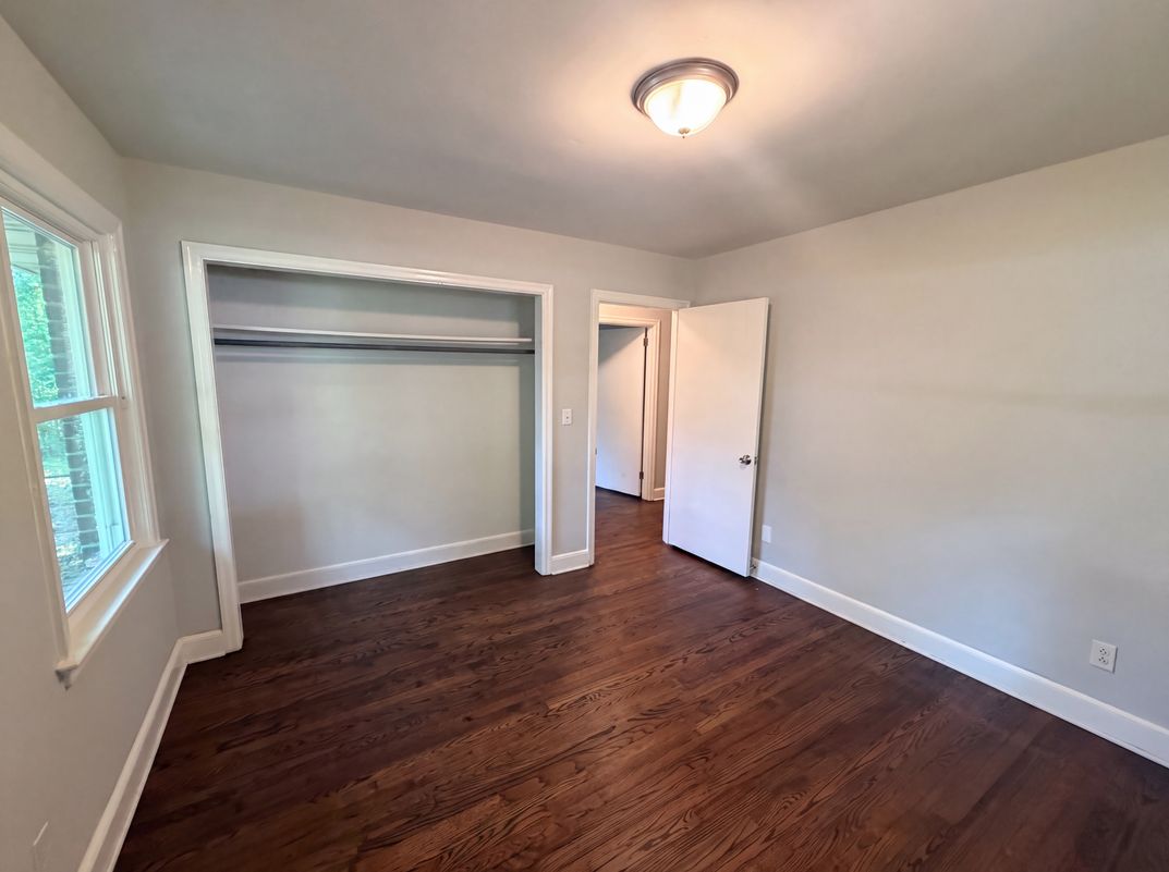 Photo 17 of 23 of 927 Greenlawn Dr, Columbia, SC