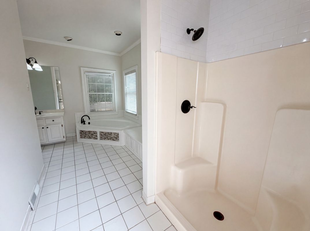 Photo 12 of 26 of 4342 Trotters Way Dr, Snellville, GA