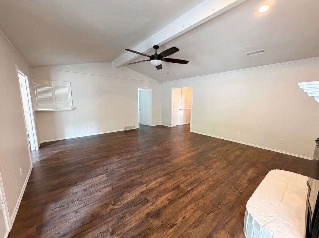 Photo 8 of 20 of 722 S Forest Ln, Duncanville, TX