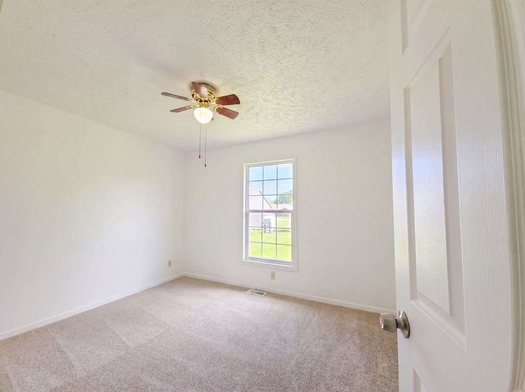 Photo 11 of 21 of 215 W Gano Chance Dr, Centralia, MO