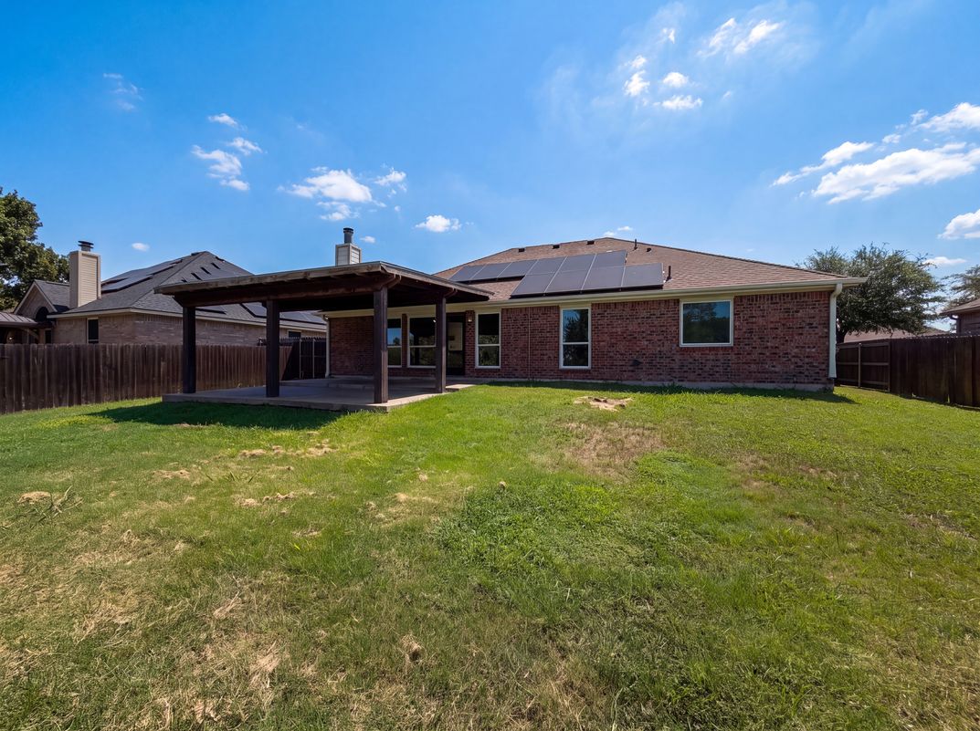 Photo 5 of 21 of 324 Cascade Dr, Red Oak, TX