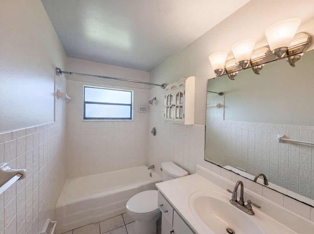 Photo 10 of 17 of 3129 Avenue W NW, Winter Haven, FL