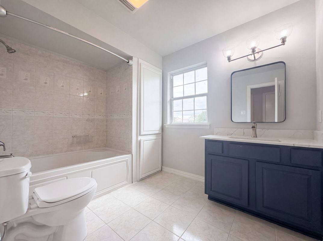Photo 17 of 22 of 3308 Brookhaven Club Dr, Dallas, TX