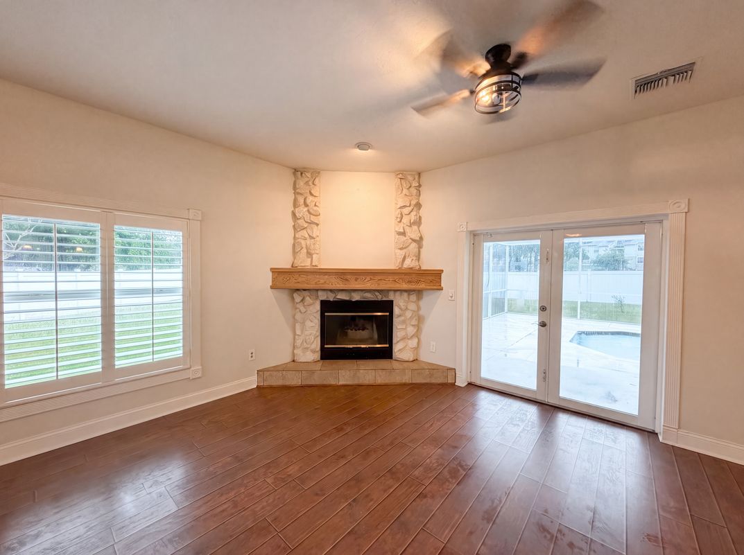 Photo 8 of 22 of 1701 Larabie Ct, Brandon, FL