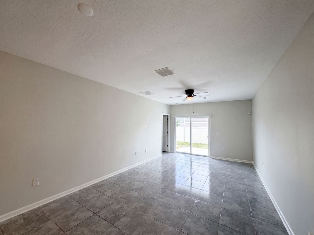Photo 8 of 21 of 2307 Burney Falls Ln, Davenport, FL