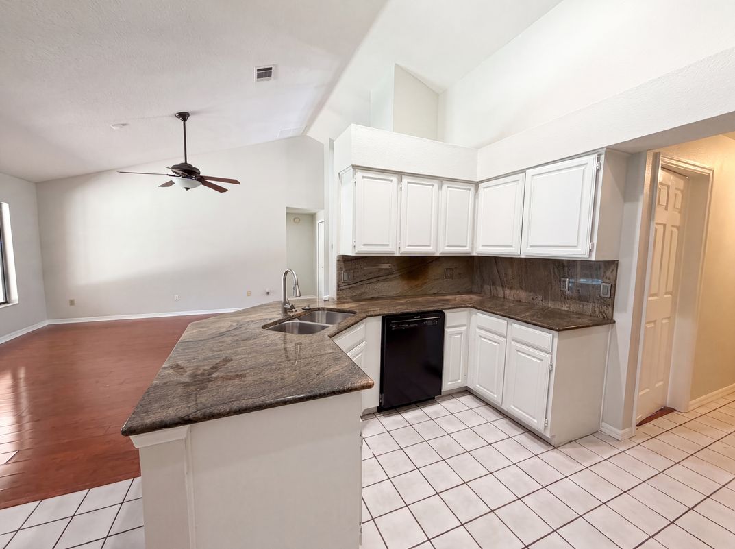 Photo 15 of 19 of 332 Sprucewood Rd, Lake Mary, FL