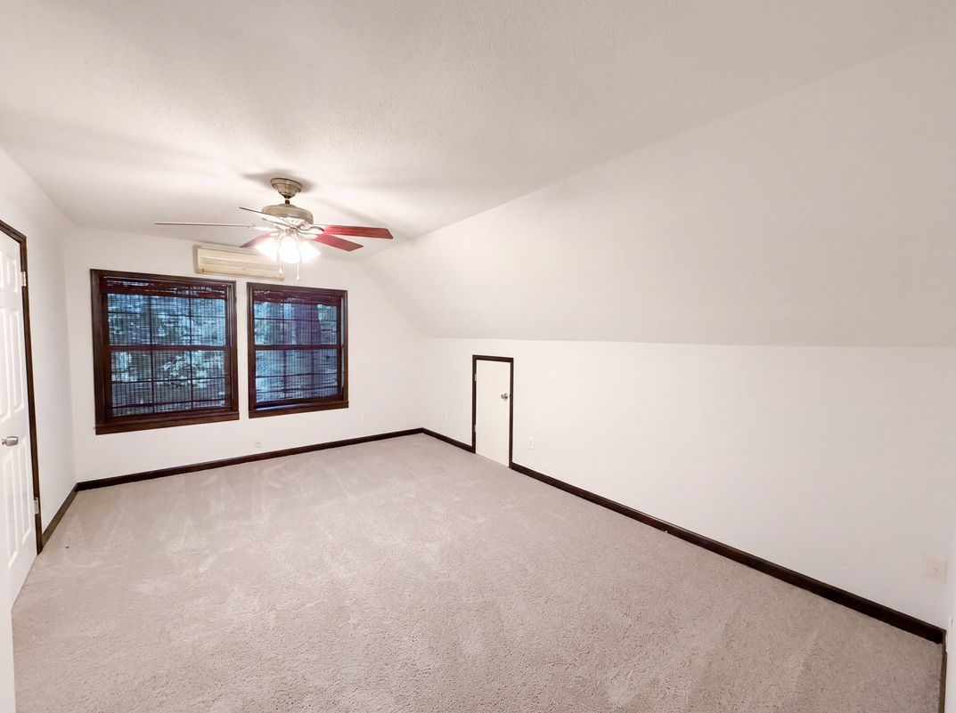 Photo 12 of 20 of 240 Shawna Ln, Hillsboro, TN