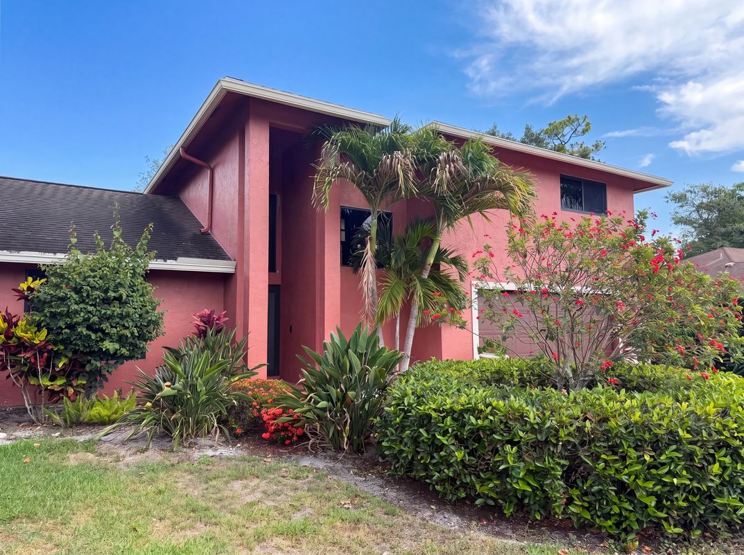 Photo 25 of 47 of 118 Waterway Rd, Royal Palm Beach, FL