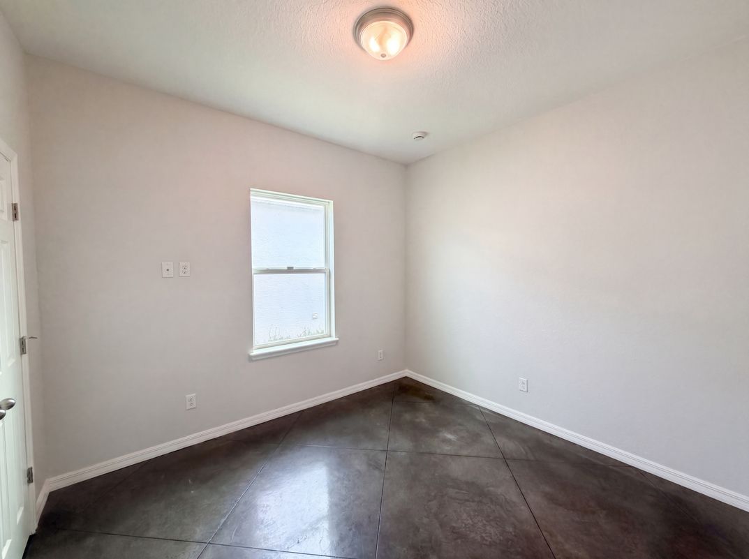 Photo 12 of 17 of 2953 Whispering Trails Dr, Winter Haven, FL