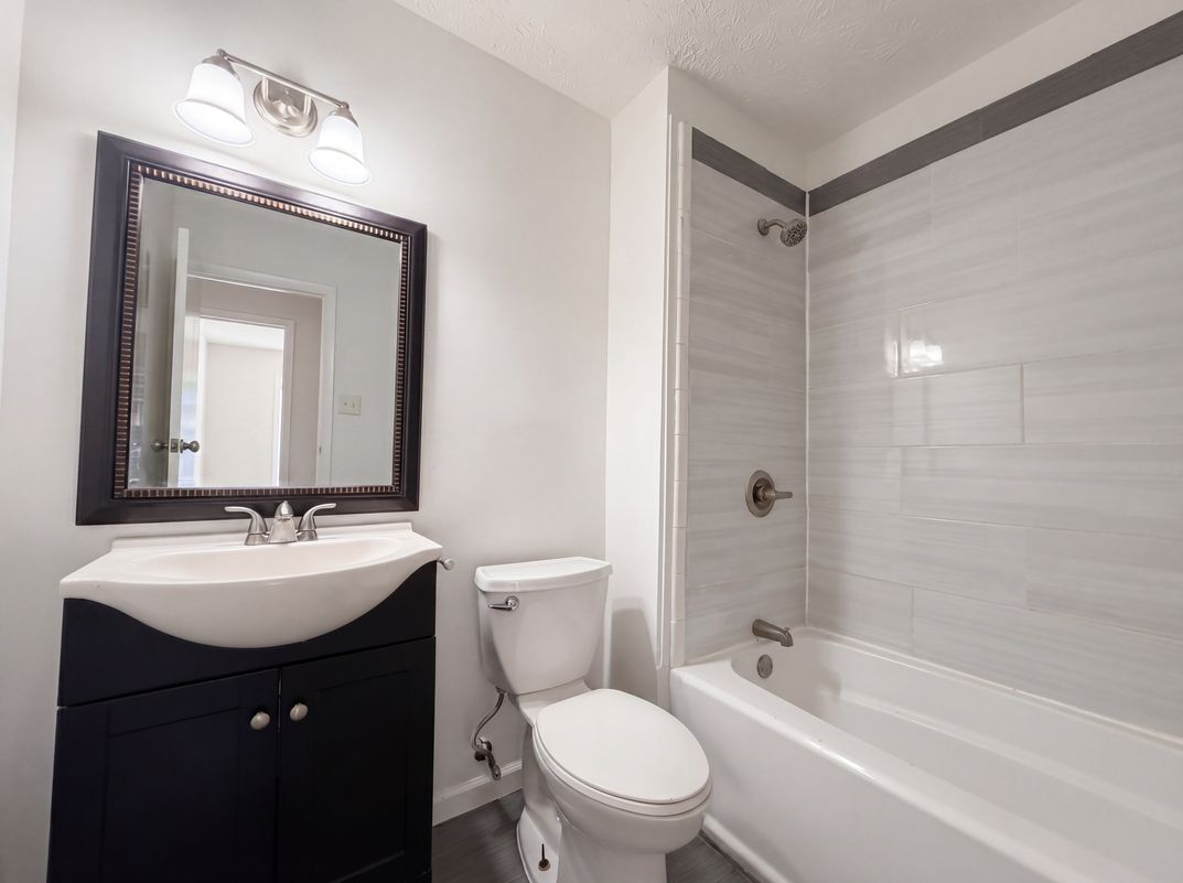 Photo 9 of 16 of 1010 Buckhurst Dr, Atlanta, GA