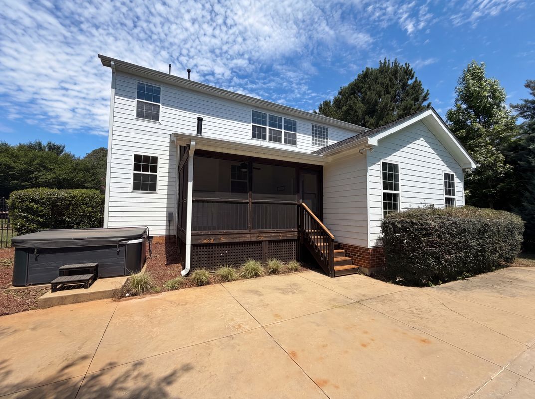 Photo 5 of 23 of 4903 Homeplace Dr, Apex, NC