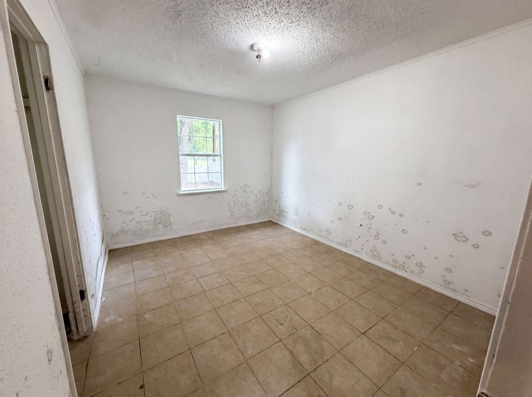 Photo 11 of 16 of 2210 Ben Hur St, Dallas, TX