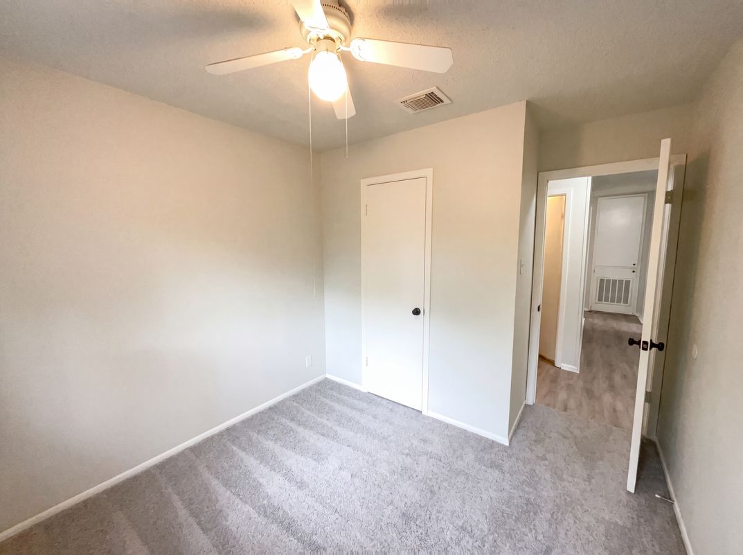 Photo 13 of 20 of 2830 Fisher Field Dr, San Antonio, TX