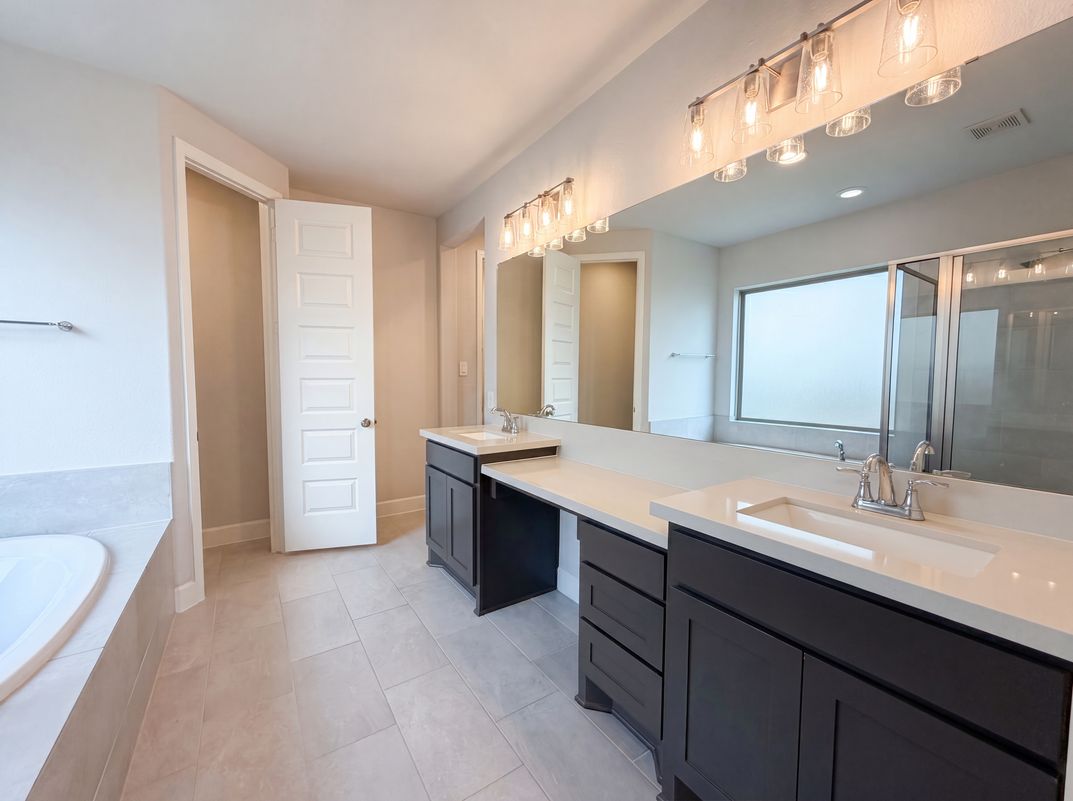 Photo 11 of 29 of 15418 Legacy Park Way, Pinehurst, TX