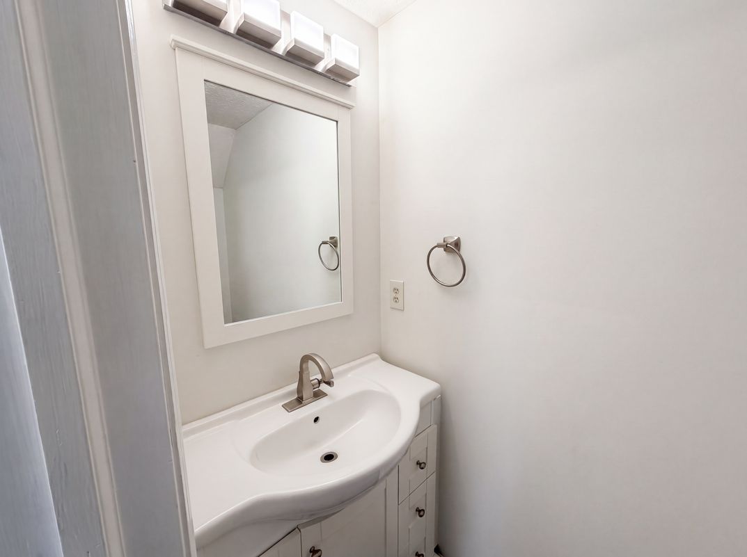 Photo 15 of 29 of 4976 Vicksburg Ln, Hilliard, OH