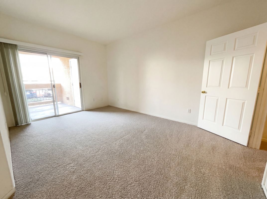 Photo 12 of 19 of 900 Heavenly Hills Ct, Las Vegas, NV