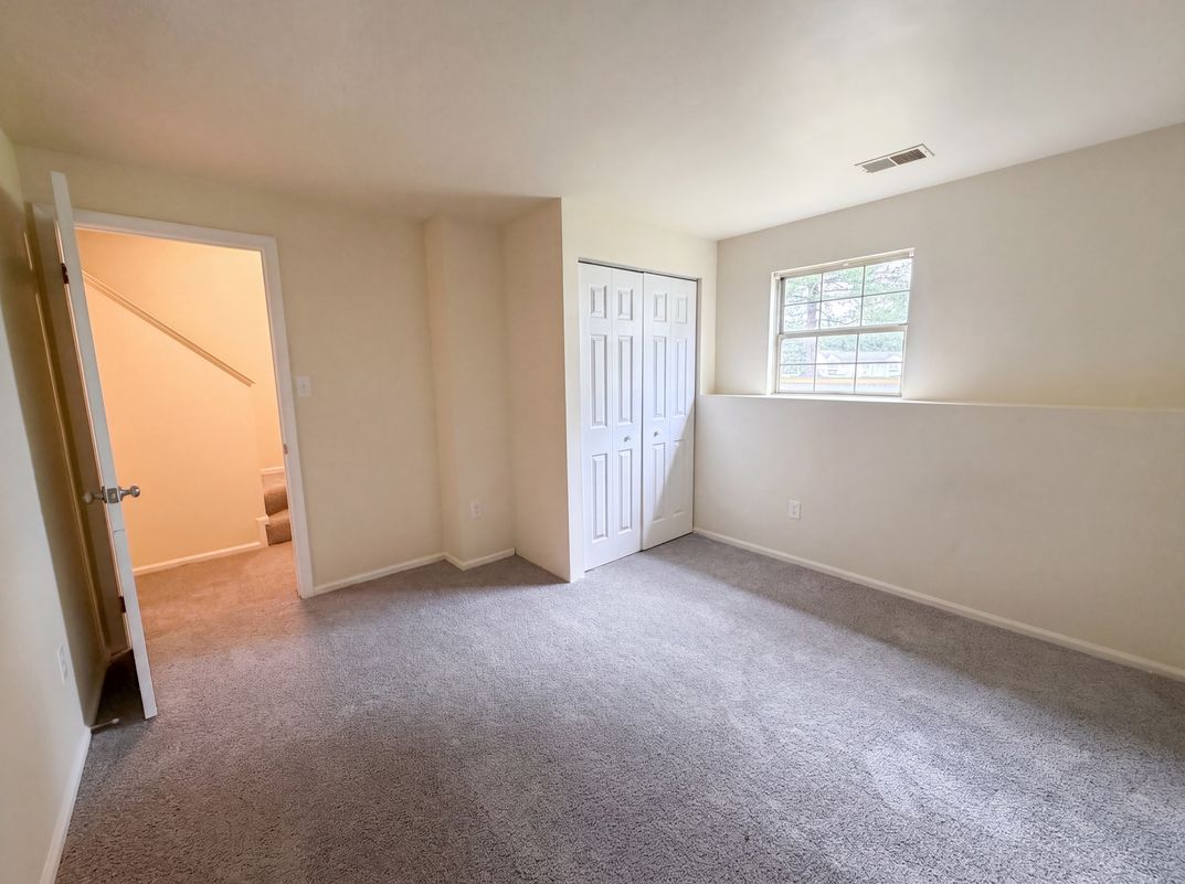 Photo 18 of 48 of 8641 Centerton Ln, Manassas, VA