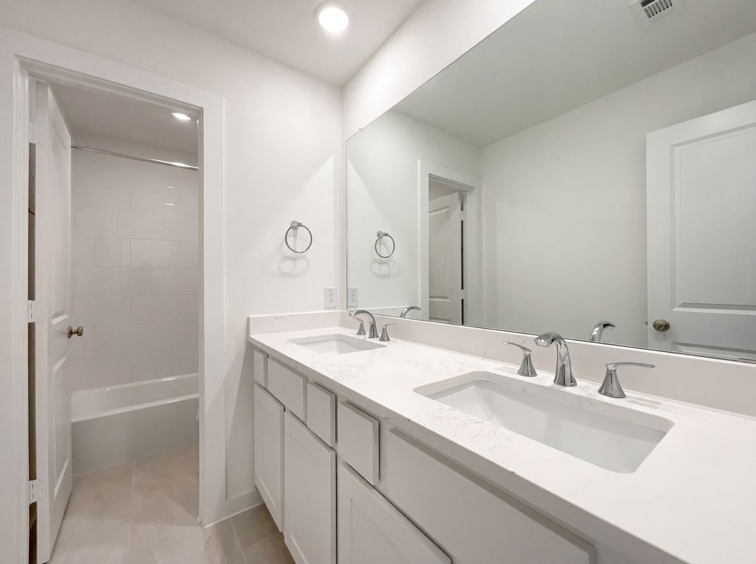 Photo 15 of 19 of 118 Neches Nook Ct, Conroe, TX