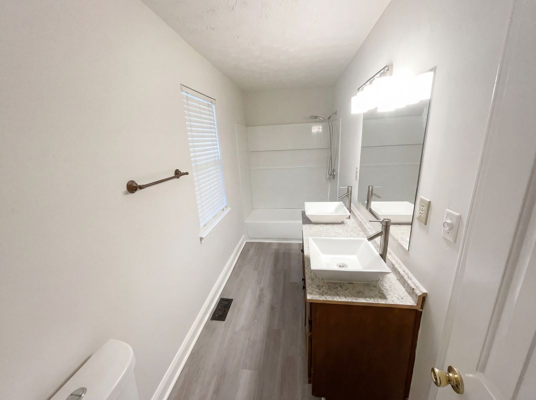 Photo 13 of 21 of 3181 Cedardale Dr, Douglasville, GA