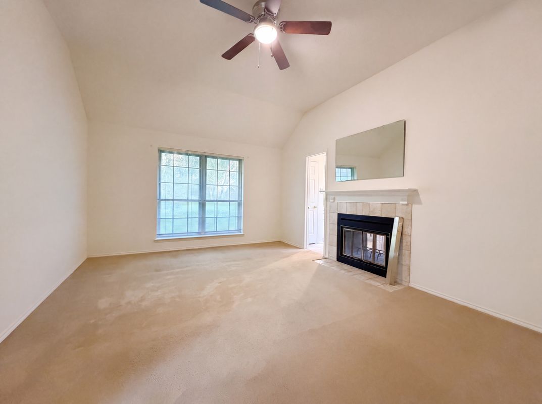 Photo 4 of 13 of 3840 Habersham, Schertz, TX