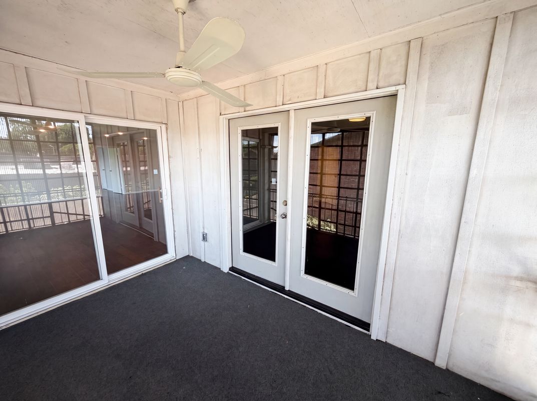 Photo 5 of 22 of 3135 E 52nd St, Indianapolis, IN