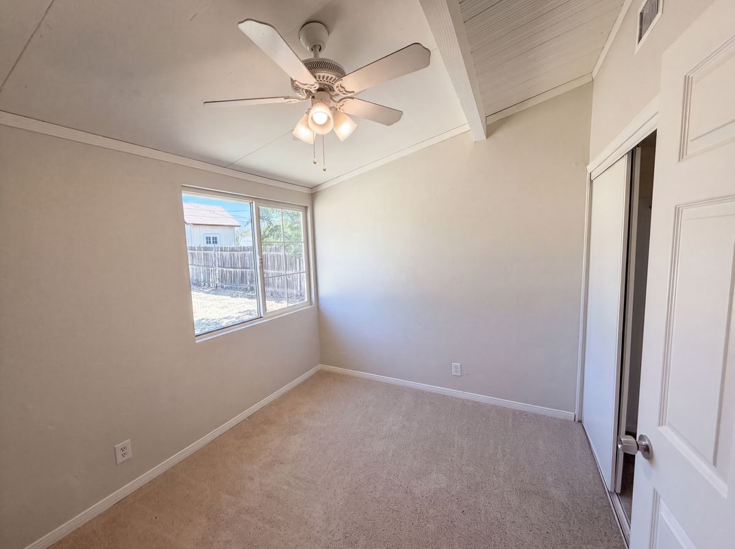 Photo 13 of 21 of 415 E Indian School Ln, Banning, CA