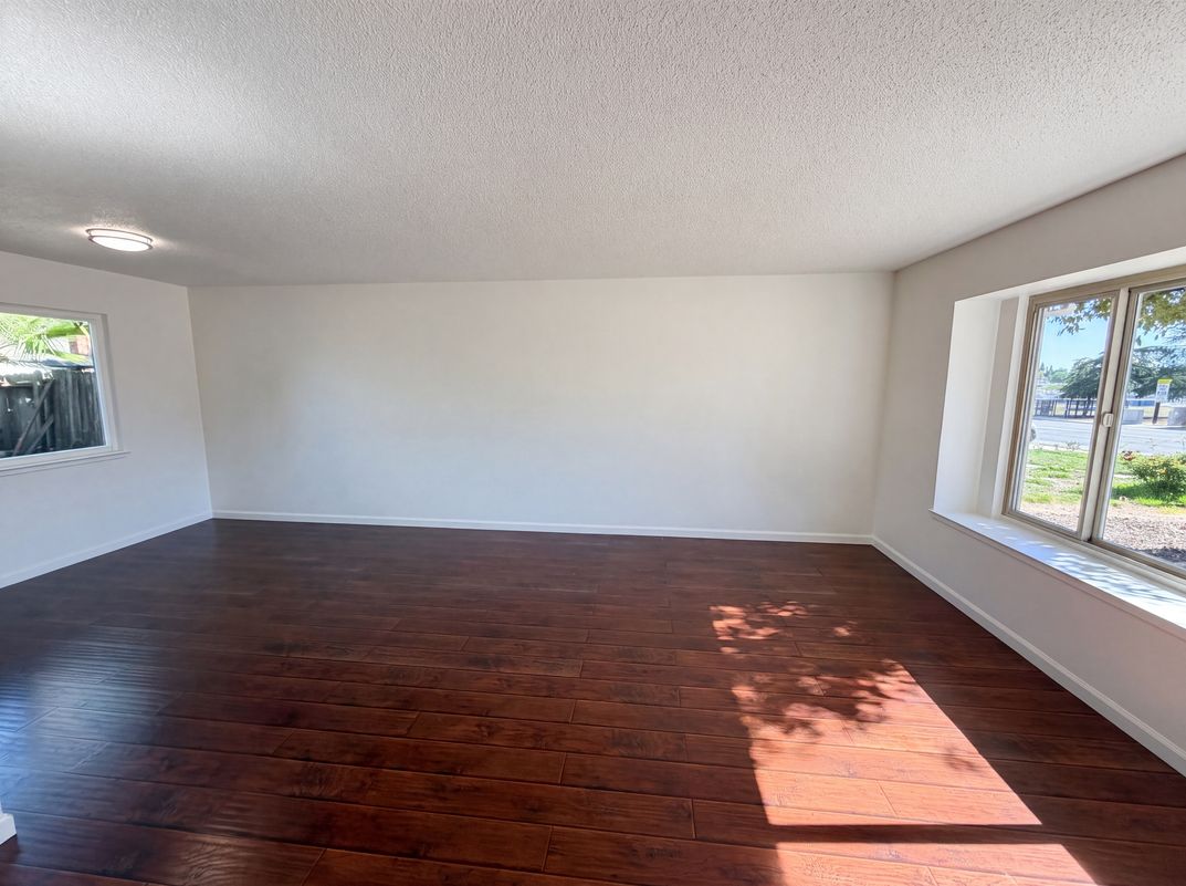 Photo 3 of 39 of 4948 Dewey Dr, Fair Oaks, CA