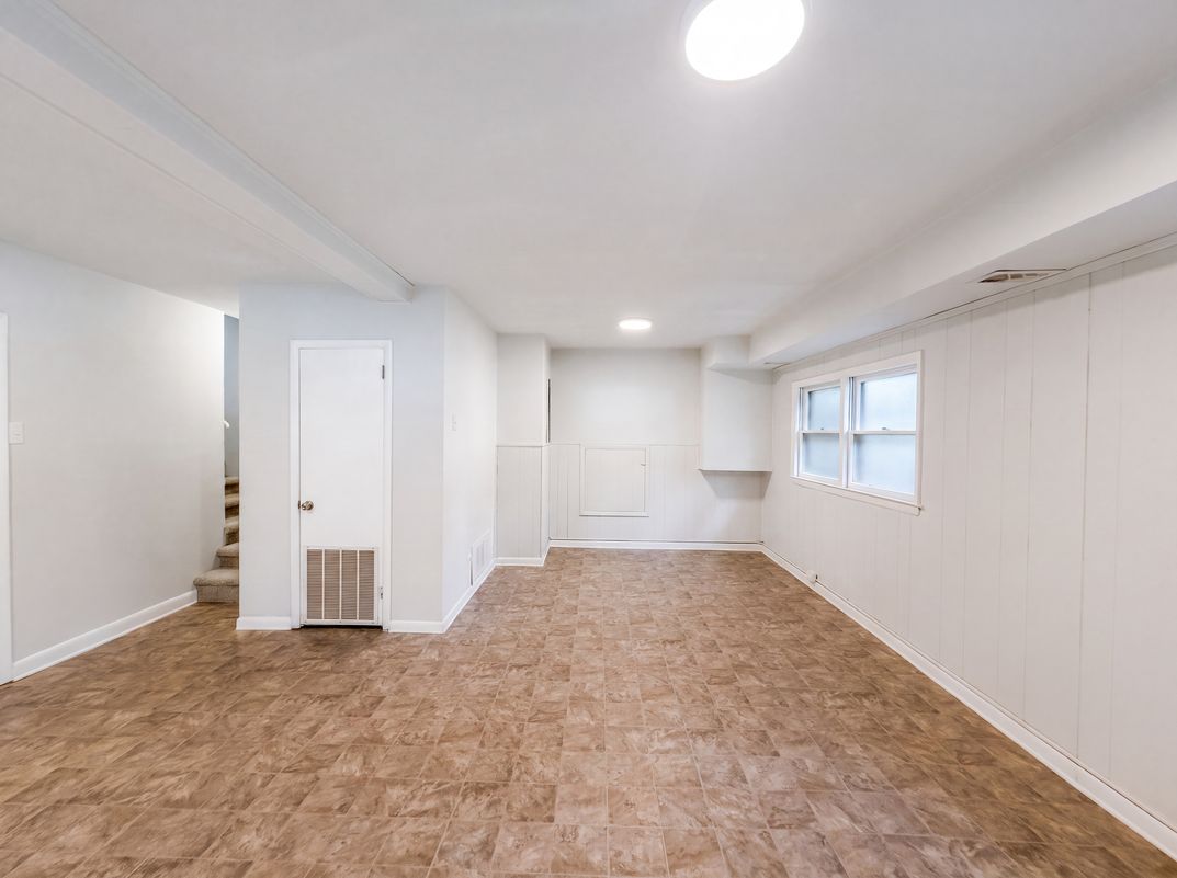 Photo 13 of 19 of 917 Hillview Dr, Cary, NC