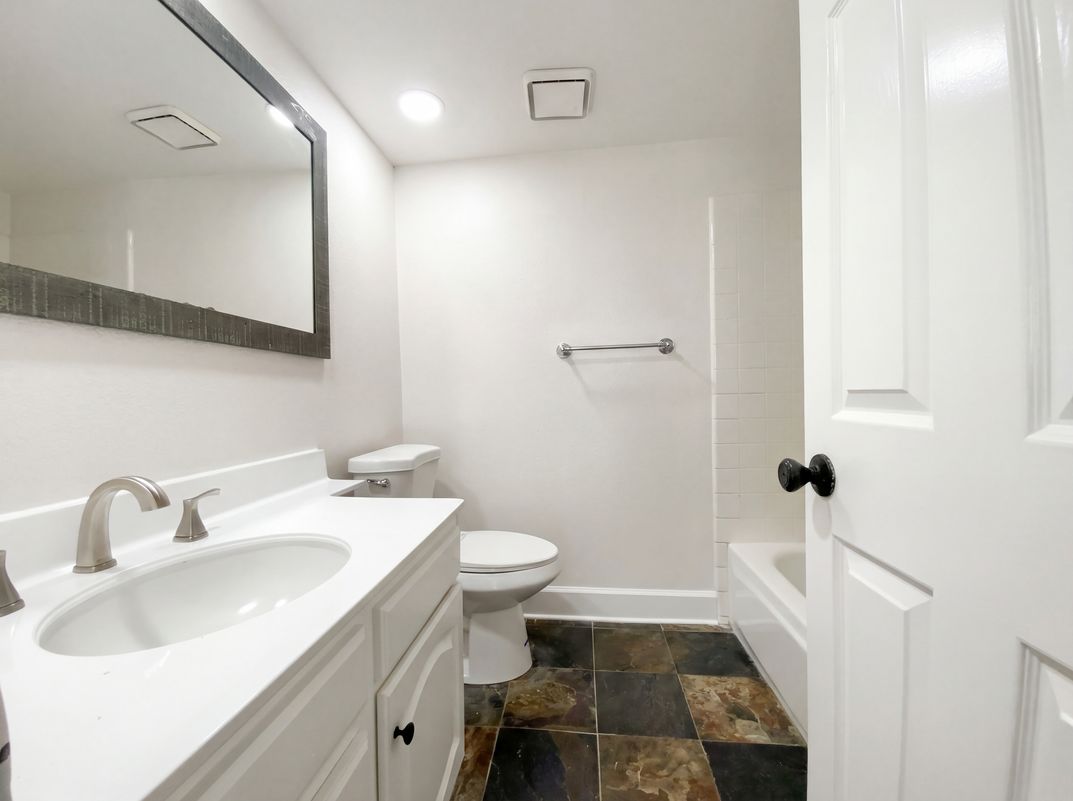 Photo 13 of 44 of 3303 Deaver Dr, Corona, CA