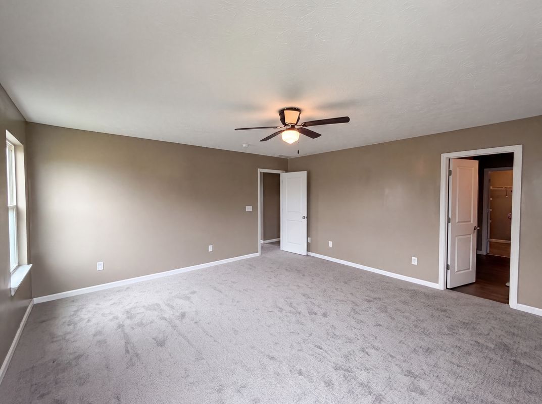 Photo 9 of 23 of 8196 Alyssum Dr, Plainfield, IN