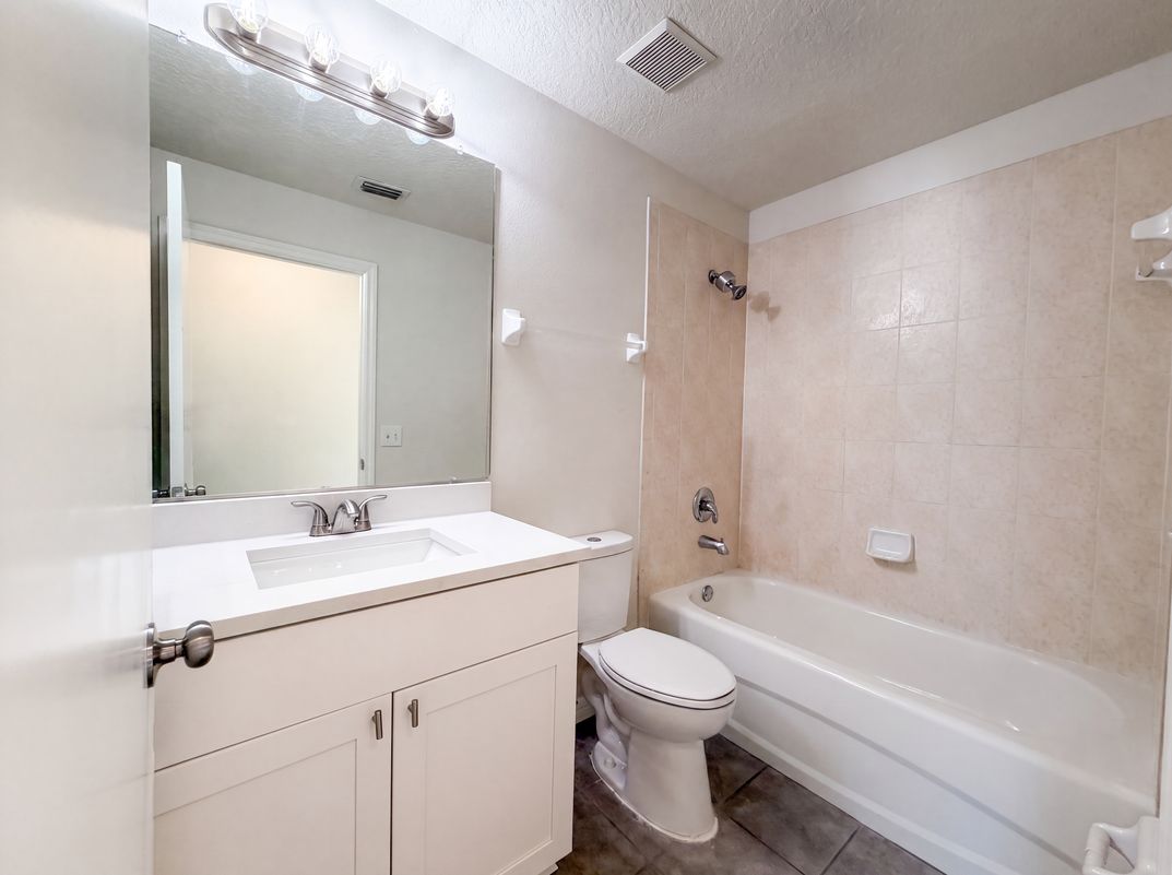 Photo 13 of 22 of 13236 Pike Lake Dr, Riverview, FL