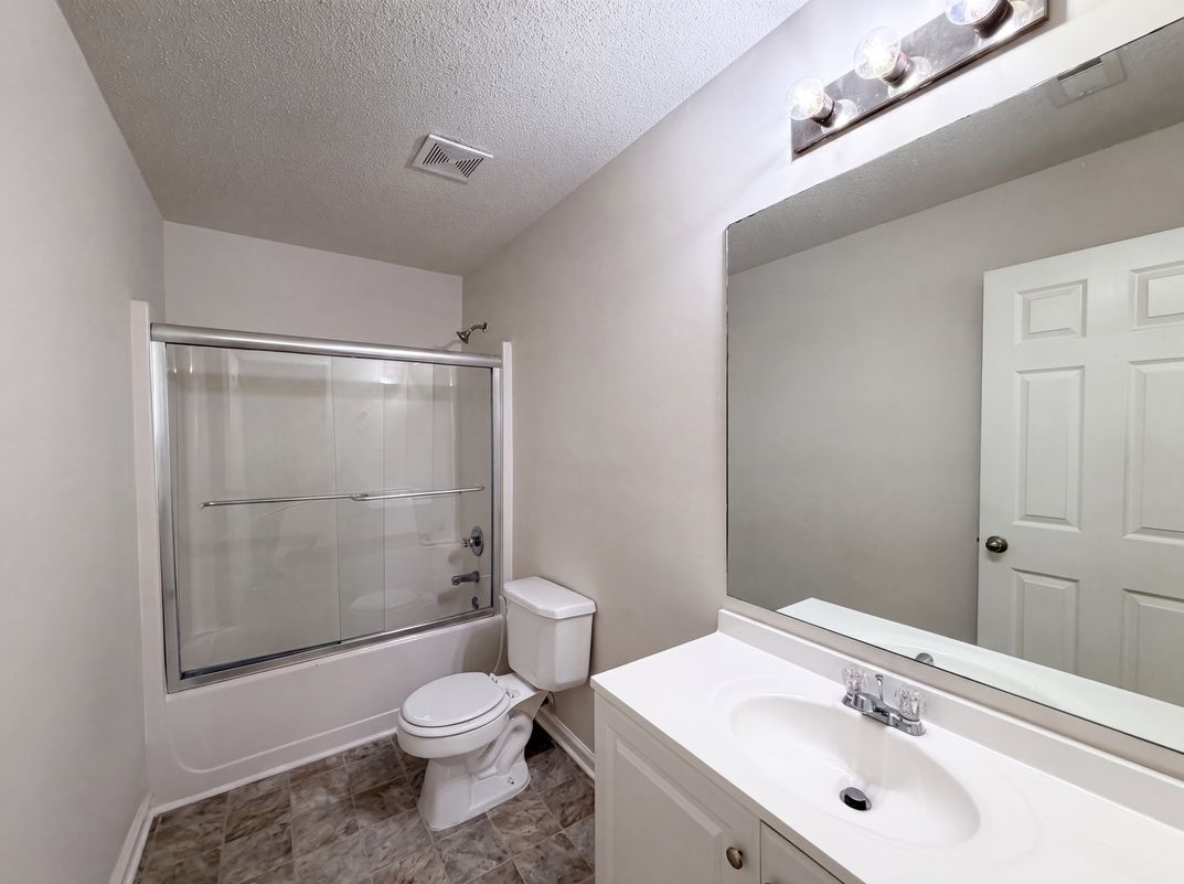 Photo 19 of 29 of 6257 Polar Fox Ct, Riverdale, GA