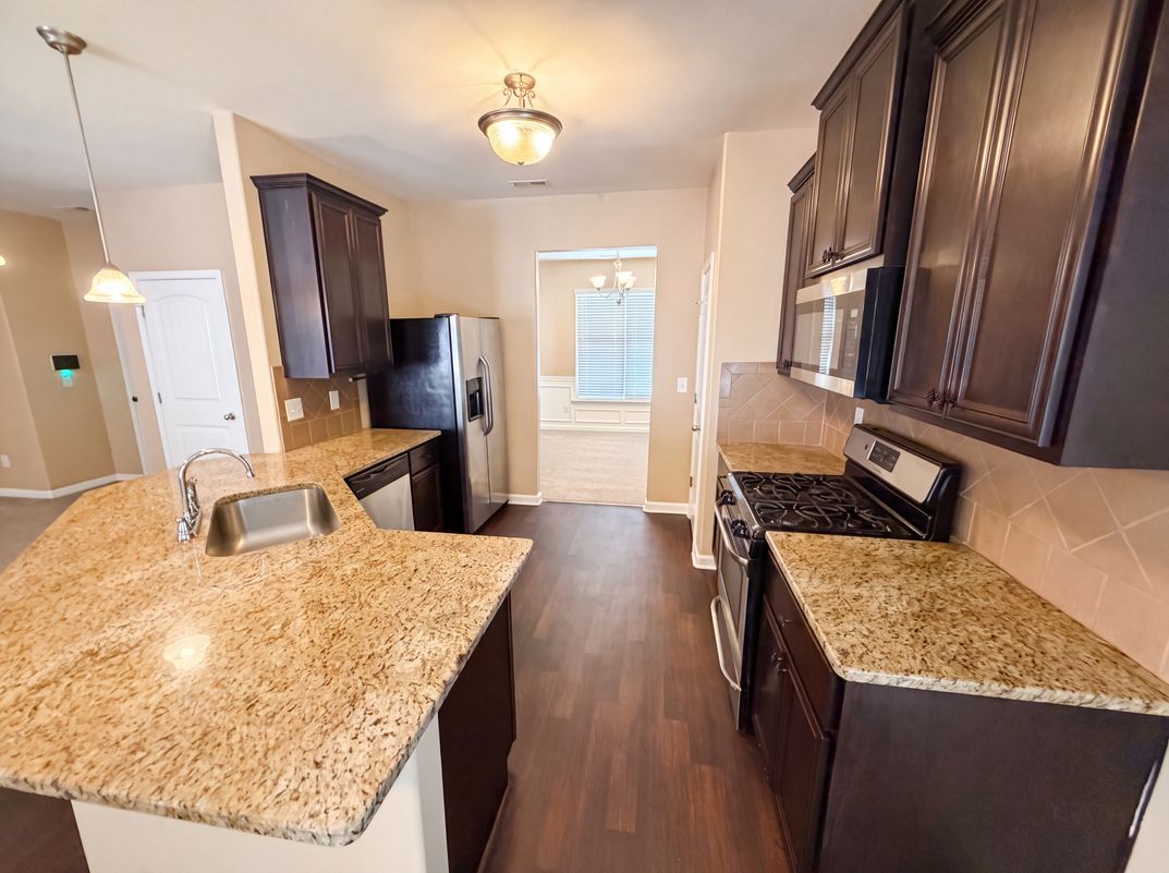 Photo 8 of 23 of 2471 Quincy Loop, Fairburn, GA