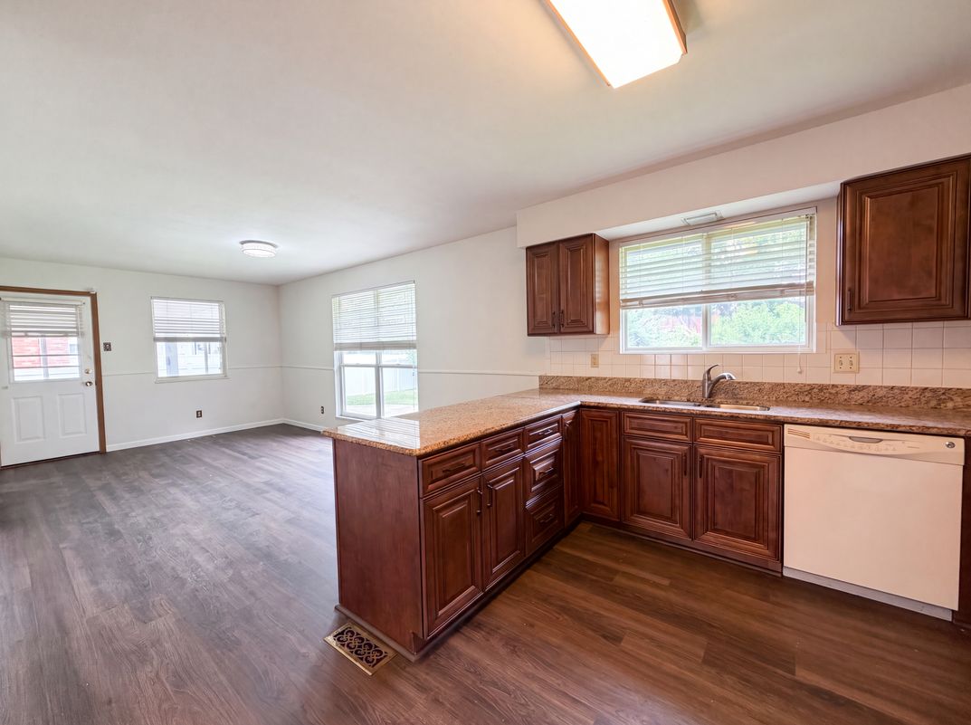 Photo 9 of 21 of 3679 Vago Ln, Florissant, MO