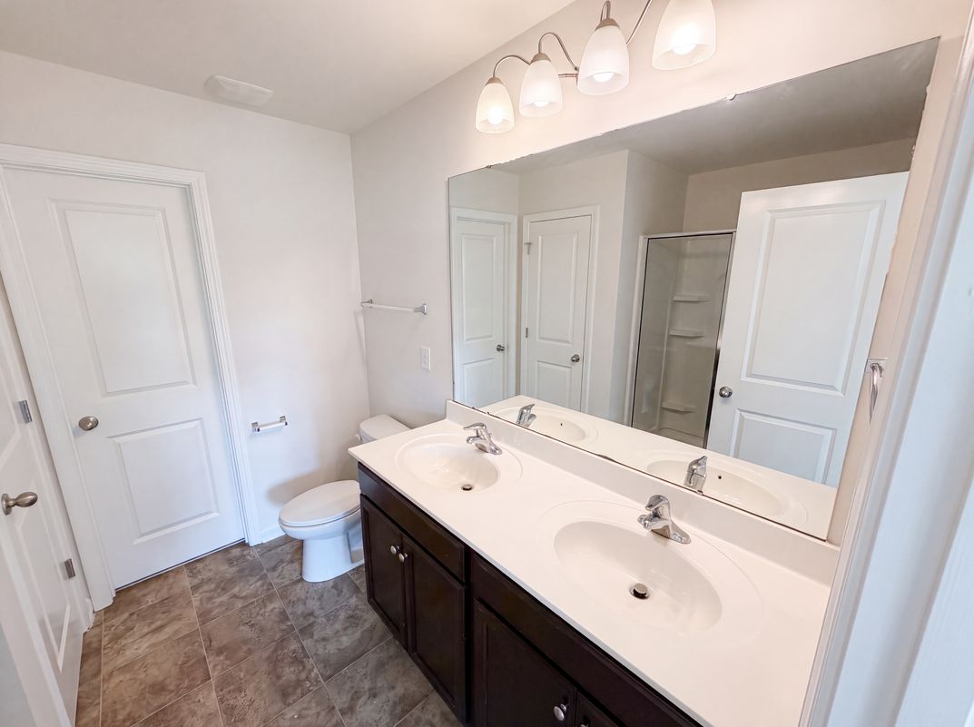 Photo 19 of 26 of 9833 Wardley Dr, Charlotte, NC
