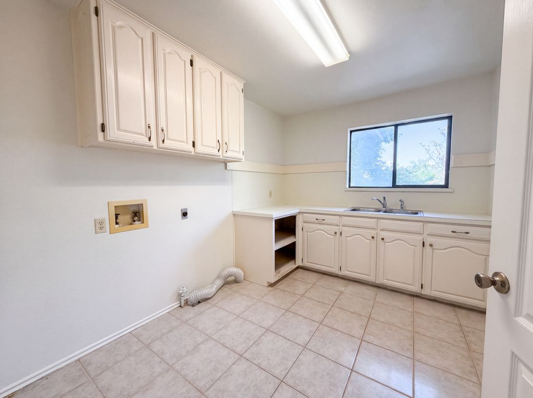 Photo 16 of 23 of 7632 Westwind Dr, Fort Worth, TX